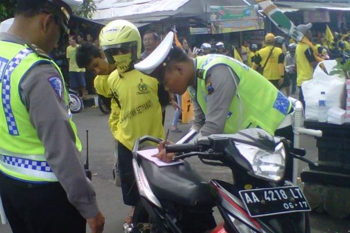 Kampanye keselamatan jalan bagi pemegang SIM