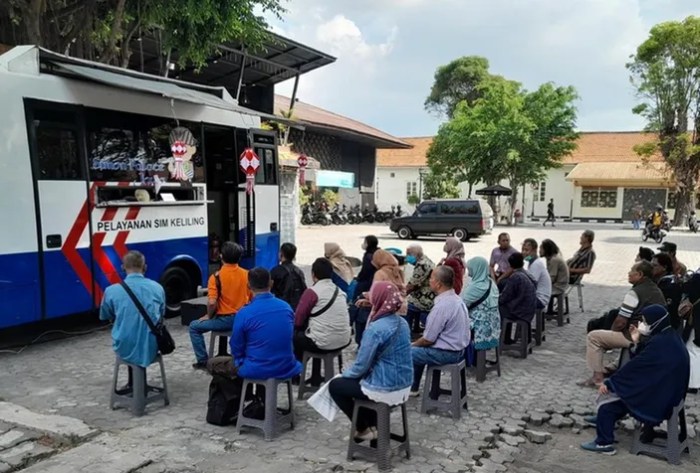 SIM Keliling Alun-Alun Kabupaten Pamekasan