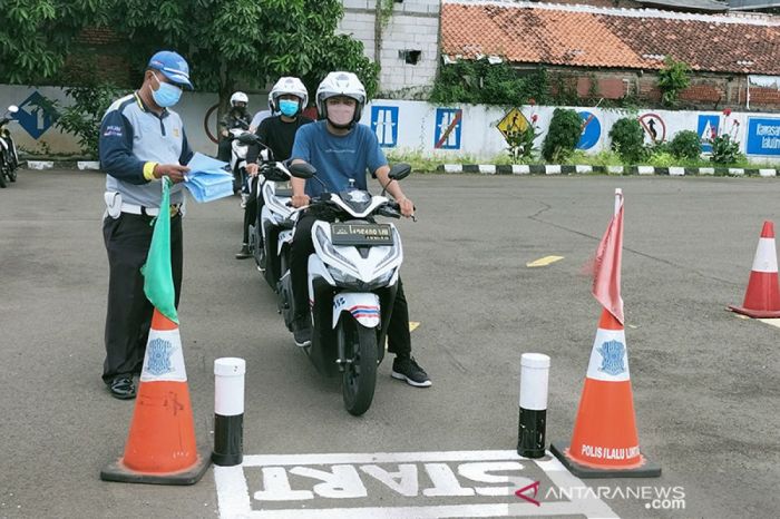 SIM Keliling Area Parkir Superindo Denpasar
