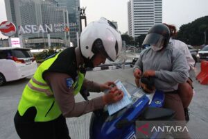 SIM Keliling Area Parkir Superindo Gunungsitoli