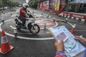 SIM Keliling Area Parkir Carrefour Dumai