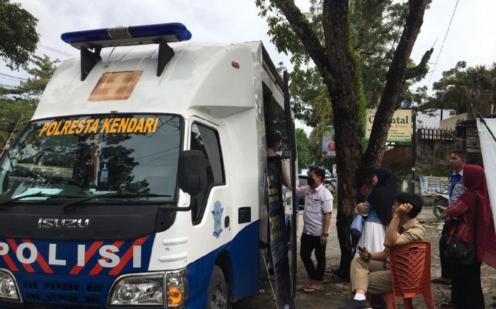 SIM Keliling Area Parkir Hypermart Kendari