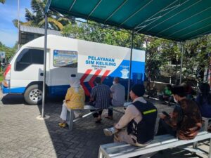 SIM Keliling Area Parkir Lotte Mart Palangkaraya